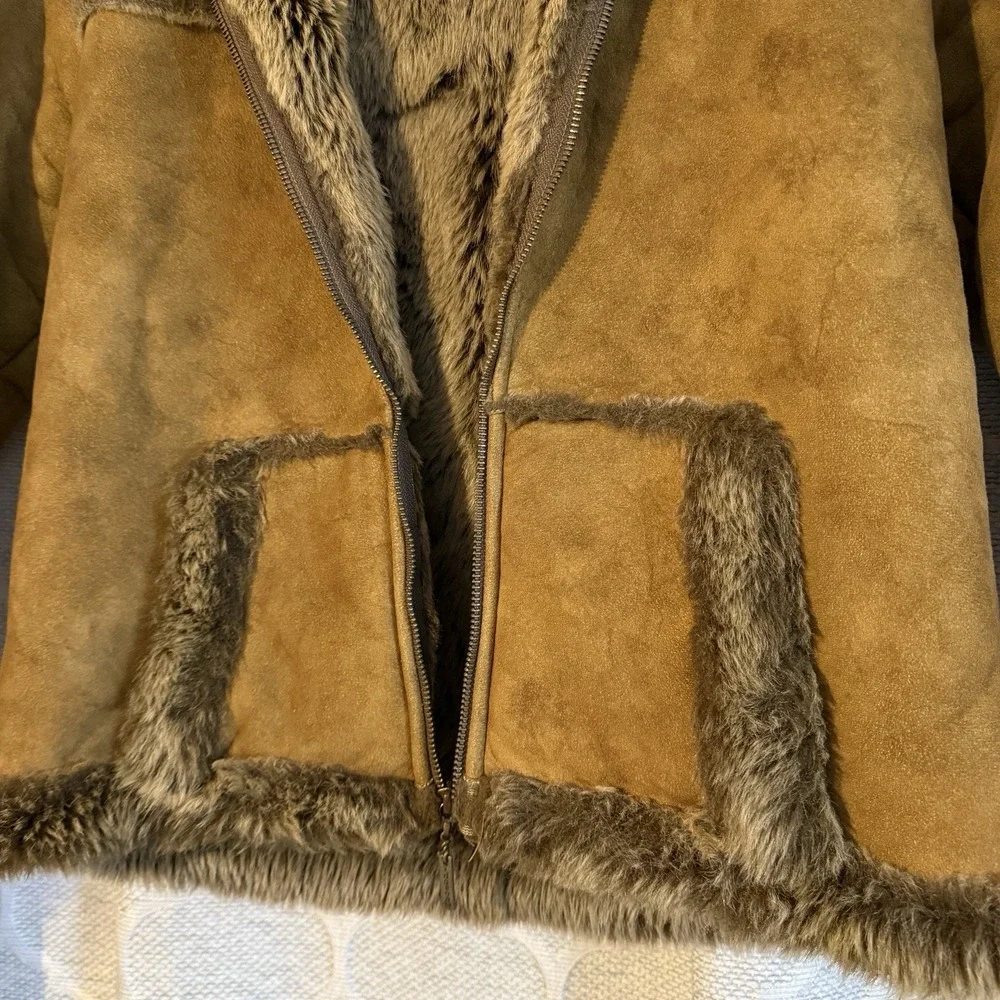 WIDGEON FAUX‎ FUR GIRLS/TEEN WARM WINTER SUEDE HOODED COAT SIZE 10